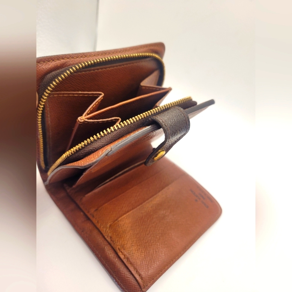 Louis Vuitton Monogram Compact Zip Wallet - Picture 4 of 5